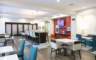 Photo 4 - Hampton Inn Toledo/Oregon