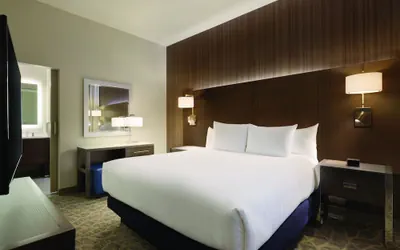 Photo 5 - Embassy Suites by Hilton The Woodlands at Hughes Landing