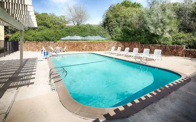 Photo 2 - Red Lion Inn & Suites Auburn