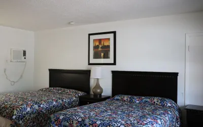 Photo 4 - Dunedin Cove Motel