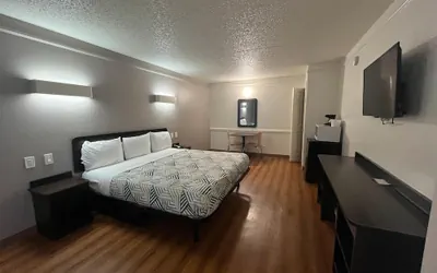 Photo 4 - Studio 6 Suites Euless, Tx – Dfw West