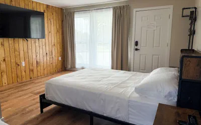 Photo 5 - Cascade Inn