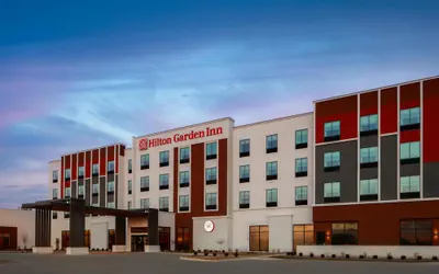 Photo 2 - Hilton Garden Inn Hutchinson