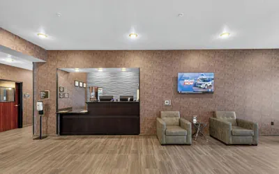 Photo 2 - Cobblestone Hotel & Suites - Waukesha/West Milwaukee