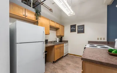 Photo 3 - King Bed Downtown KC Walkable KC Loft Parking