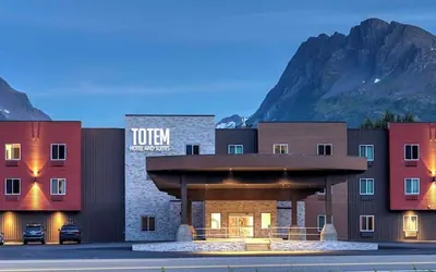 Photo 2 - Totem Hotel and Suites