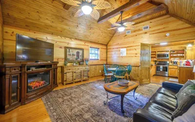 Photo 2 - Sunset Ridge Cozy Cabin for 6