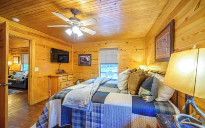 Photo 3 - Sunset Ridge Cozy Cabin for 6