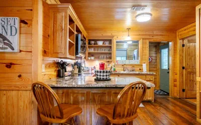 Photo 5 - Sunset Ridge Cozy Cabin for 6