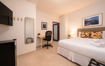 Photo 2 - Room 1: Stylish Accessible Suite