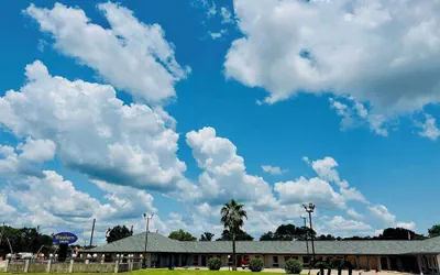 Photo 2 - WESTERN INN