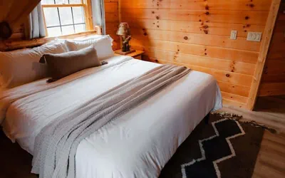Photo 5 - Sleeps 16! Luxury Cabin With Game Room & Hot Tub