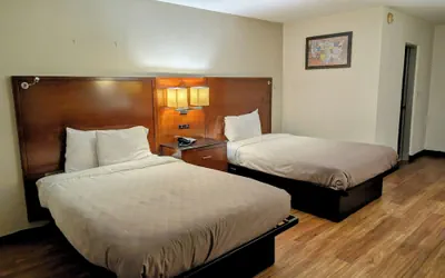 Photo 2 - Forsythia Inn