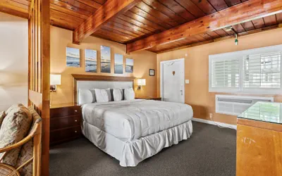 Photo 3 - Oceanfront Inn