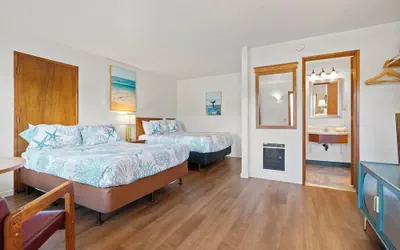 Photo 5 - Crescent Beach Motel