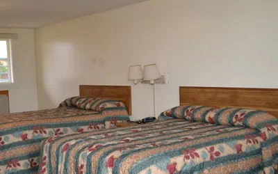 Photo 4 - Tourest Motel
