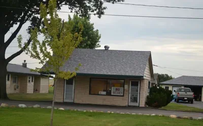 Photo 3 - Tourest Motel