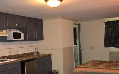 Photo 2 - Tourest Motel