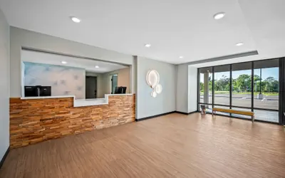 Photo 4 - Echo Suites Extended Stay By Wyndham Naples