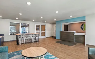 Photo 4 - WoodSpring Suites Palm Springs – West Palm Beach