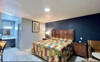 Photo 3 - Arrowhead Motel
