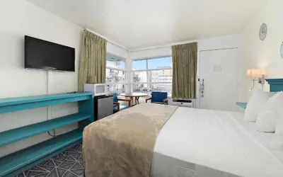 Photo 4 - Eden Roc Motel