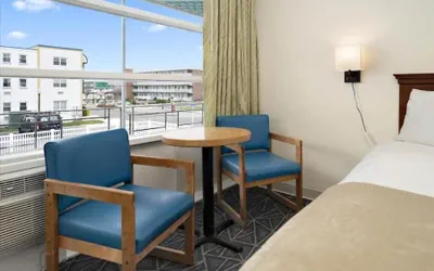 Photo 3 - Eden Roc Motel