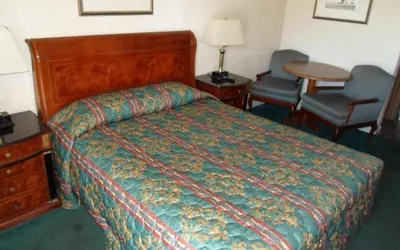 Photo 4 - Budget inn