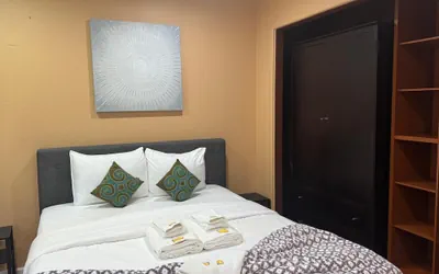 Photo 5 - Large and Cozy Home 2BD 2BA Near SF