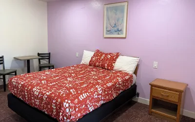 Photo 4 - CHERRY MOTEL