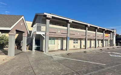 Hometown Inn