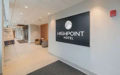 Photo 5 - Highpoint Hotel