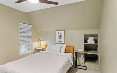 Photo 5 - Cozy Modern Home