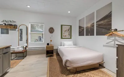 Photo 3 - Cozy Modern Home
