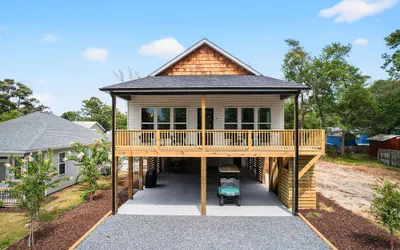 New Listing Luxury House 5 Min Walk to Beach