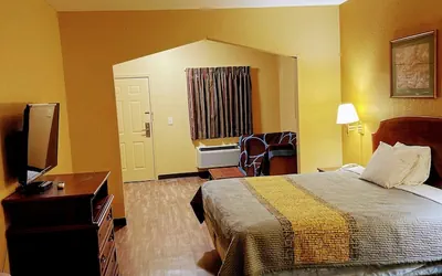 Photo 4 - Fairview Suites