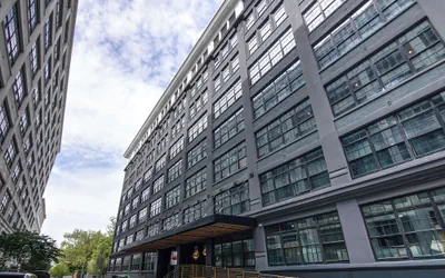 Sela V Hotel