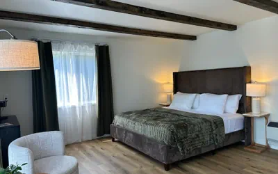 Photo 5 - The Juniper Motel & Resort
