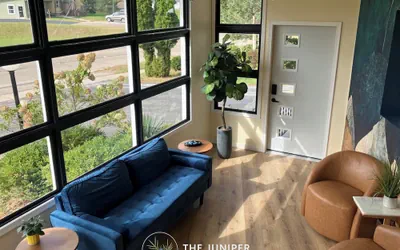 Photo 2 - The Juniper Motel & Resort