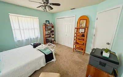 Photo 4 - Private Room at Crystal River Retreat with Salt Water Pool