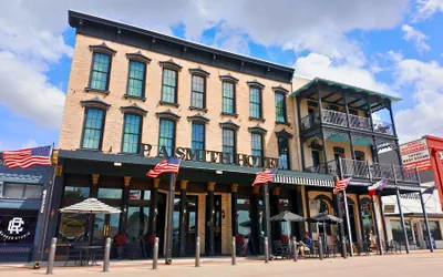 Photo 2 - P.A. Smith Hotel