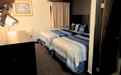Photo 5 - Blue Way Inn by Jasper Hutchinson