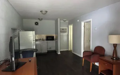 Photo 5 - Paradise Suites