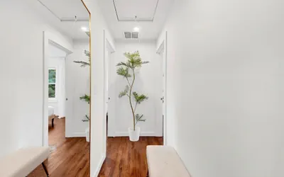 Photo 2 - Modern Comfort in the Heart of NYC