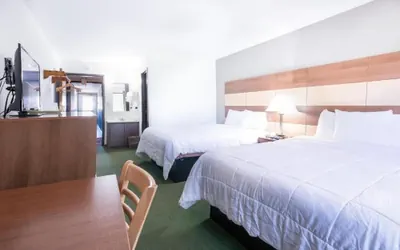 Photo 4 - Northwoods Inn & Suites