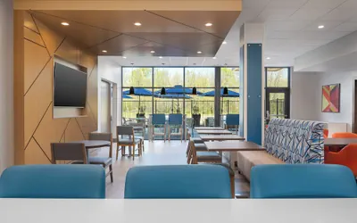 Photo 3 - Holiday Inn Express & Suites DFW Airport Southwest - Euless