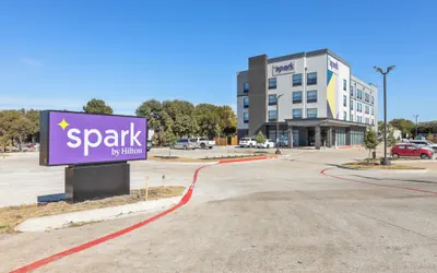 Photo 2 - Spark By Hilton Garland Dallas East