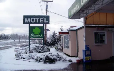 Photo 4 - Shamrock Motel