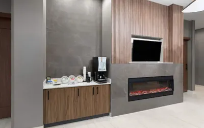 Photo 4 - La Quinta Inn & Suites by Wyndham Athens I-65
