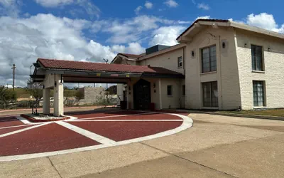 Super 8 By Wyndham Nacogdoches Near University